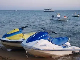 Отель Andriana